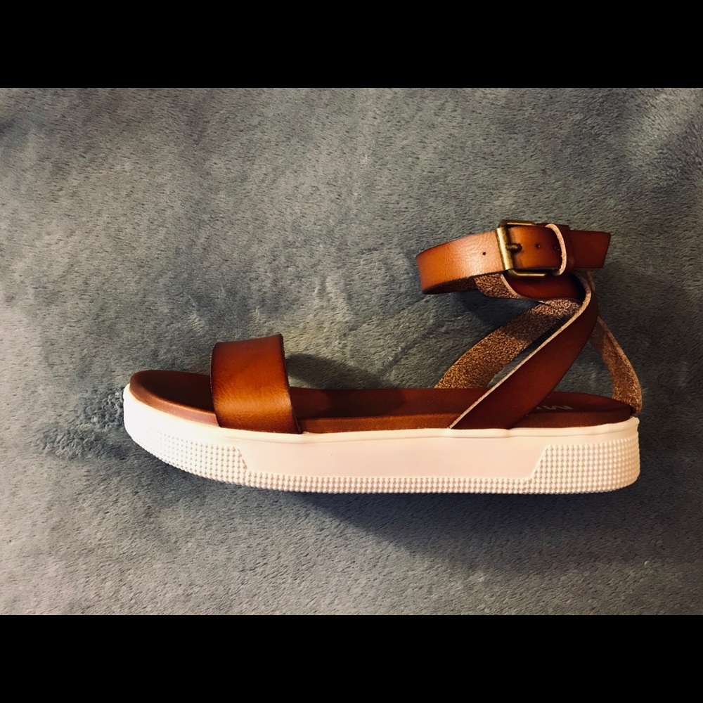 ☀️ New Brown Sandals with Rubber Sole ☀️